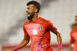 فوتبال  |   رامین رضاییان رقیب پرسپولیس شد+عکس