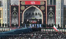 اقامه نماز بر پیکرهای مطهر رهبر شهید و خانواده ایشان به امامت آیت‌الله جوادی آملی