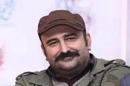 تکه زننده مهران احمدی به همسرش | چرا ریش‌هاتو نمی‌زنی؟ تو مردی یا زن؟+ویدئو 