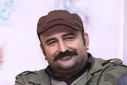 تکه زننده مهران احمدی به همسرش | چرا ریش‌هاتو نمی‌زنی؟ تو مردی یا زن؟+ویدئو 