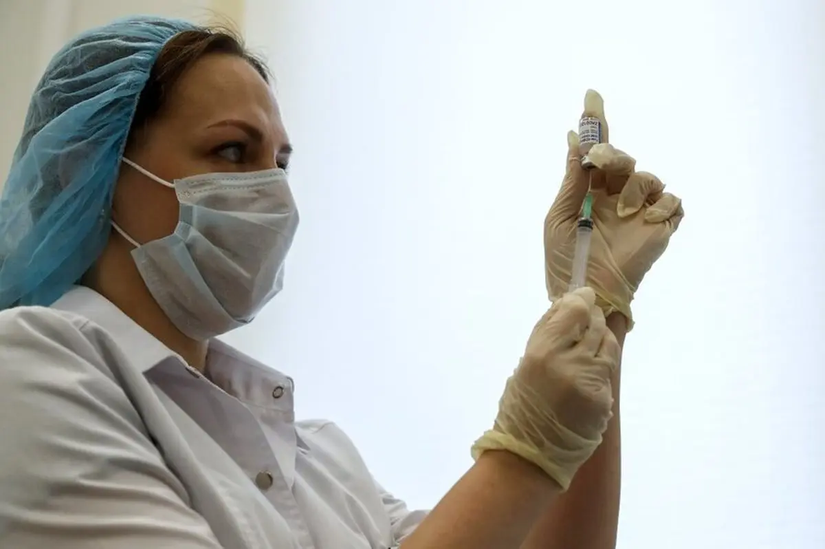 واکسیناسیون افراد در معرض خطر کرونا در مسکو آغاز شد |  آموزگاران، پزشکان و مددکاران اجتماعی در اولویت هستند