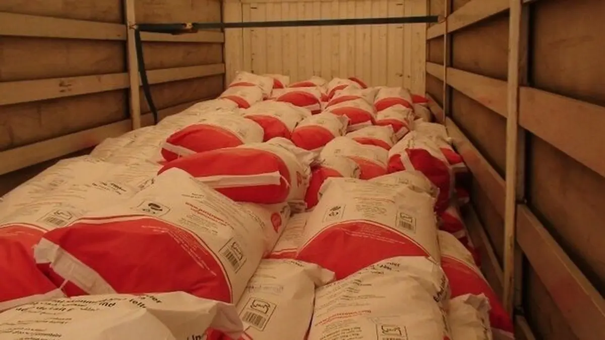 قاچاق  |  ۲۶ تن شیر خشک قاچاق در ایرانشهر کشف شد .