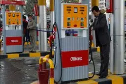 
کاهش مصرف بنزین با شیوع دوباره کرونا  
