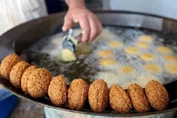 ساندویچ باگتی برای پولدارها، ساندویچ لواشی برای بی پول ها!