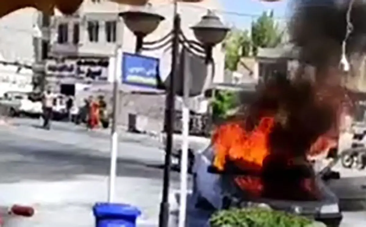 حادثه آتش سوزی پژو ۴۰۵ در خیابان بهشتی شهر آبسرد + ویدئو