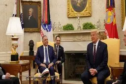 
 ترامپ    |   اگر حملات به سفارت آمریکا در بغداد ادامه داشته باشد، آماده‌ایم سفارت را ببندیم
