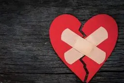 دختر اغواگر 3 پسر پولدار را طعمه خود کرد | داستان چه بود؟