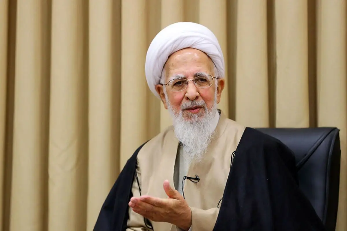 آیت‌الله جوادی آملی:فضای مجازی بسته و فیلتر شکن فروخته شود با اخلاق سازگار نیست | باری از روی دوش مردم بردارید