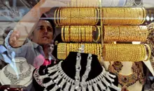 قیمت طلا، سکه و دلار؛ توقف معاملات بازار در اولین روز هفته