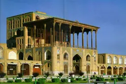 کاخ عالی‌قاپو تحمل پذیرش هجوم گردشگران در نوروز را ندارد+ ویدئو 