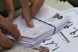 
توزیع کارت آزمون وکالت از امروز تا روز۱۹ فروردین ادامه دارد
