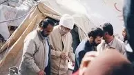 فیلمی کمتر دیده از حضور رهبر انقلاب در زلزله بم با لباس مبدل+ ویدئو 
