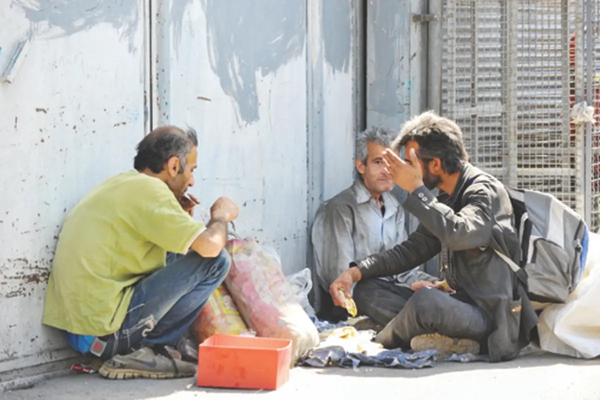 رویاروی کرونا با دست خالی 