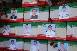 مراسم تشییع پیکر مطهر شهدای حادثه ناوچه کنارک آغاز شد

