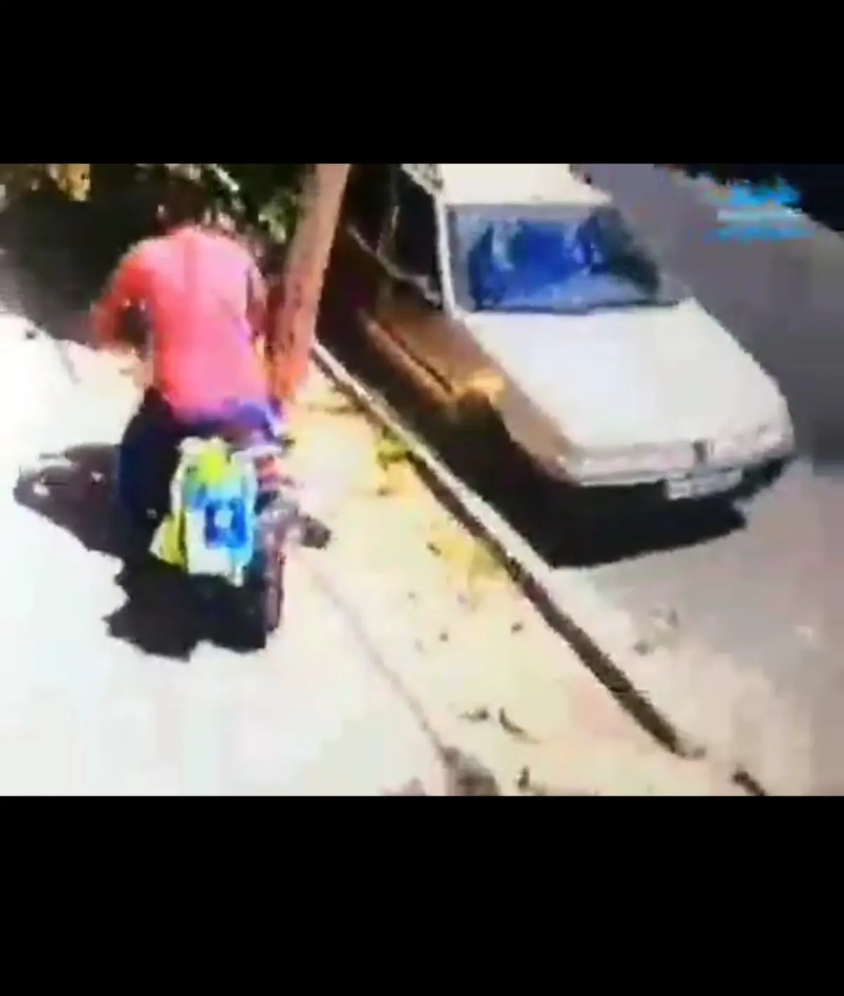 سرقت زنجیر طلا از دور گردن یک شهروند در روز روشن!! + ویدئو