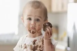 بهترین ترفند برای پاک کردن انواع لک از روی لباس |  از بین بردن ۱۲ لکه‌ای که سرسختانه چسبیده‌اند