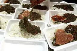 تقاضای ظروف یکبار مصرف در آستانه محرم کاهشی نداشته است