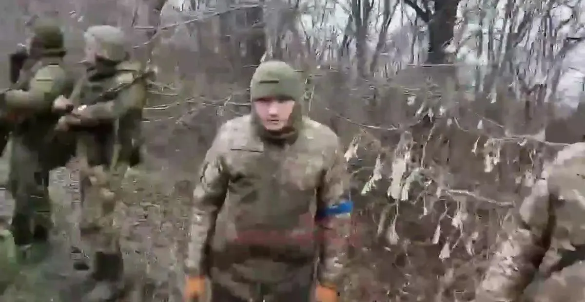 سربازان اوکراینی به اسارت گرفته شدند+ویدئو