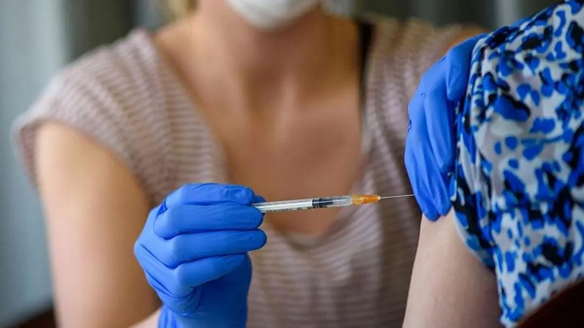 
تزریق دوز سوم واکسن کرونا در ترکیه و آلمان؛ در دیگر کشورها چه می‌گذرد؟
