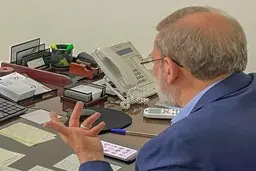 به بهانۀ گفت‌و‌شنیدِ شبانۀ علی لاریجانی در شبکۀ اجتماعیِ صوتی