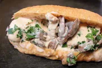 ناهار ساندویچ مرغ و قارچ خانگی درست کن | طرز تهیه ساندویچ مرغ و قارچ خانگی