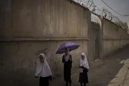 طالبان: شایعه است، دختران فردا به مدرسه نمی‌روند 
