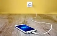 اتفاق وحشتناک هنگام استفاده از گوشی وصل شده به شارژر+ویدئو