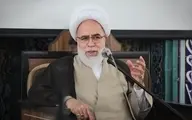 امام جمعه کرمانشاه: گلایه مردم از عدم برخورد با دست‌فروشان لباس‌های زنانه نامتعارف