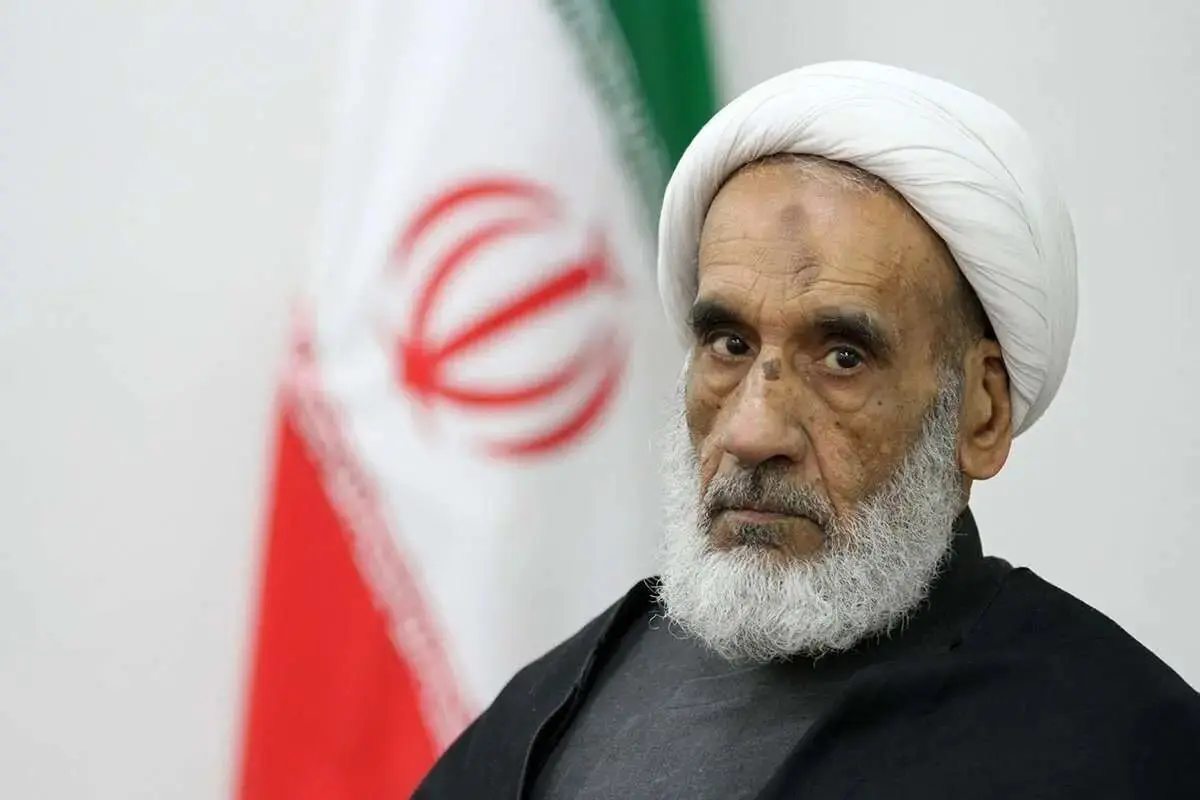 لغزشِ یک روحانی، سقوطِ یک اعتماد | عضو مجلس خبرگان: اگر لازم بود، امام جمعه را برکنار کنید