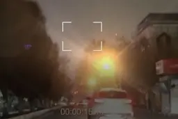 روایت فارس از شنبه شب تهران: در هفت تیر، خیابان انقلاب، شریعتی، پاسداران و هفت‌حوض خبری نبود | درگیری محدود در شهرری، مسعودیه، نظام‌آباد و شوش | مسئولین مرتبط درمورد اینترنت می‌گویند به‌محض ایجاد امنیت محدودیت‌ها برداشته می‌شود| مهر: امشب آرام‌ترین شب تهر