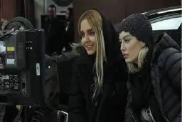 گشت و گذار شبانه سحر قریشی و رفقا در خیابان‌های تهران + ویدئو 