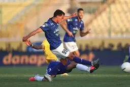  بازی صنعت نفت و استقلال با تساوی به پایان رسید