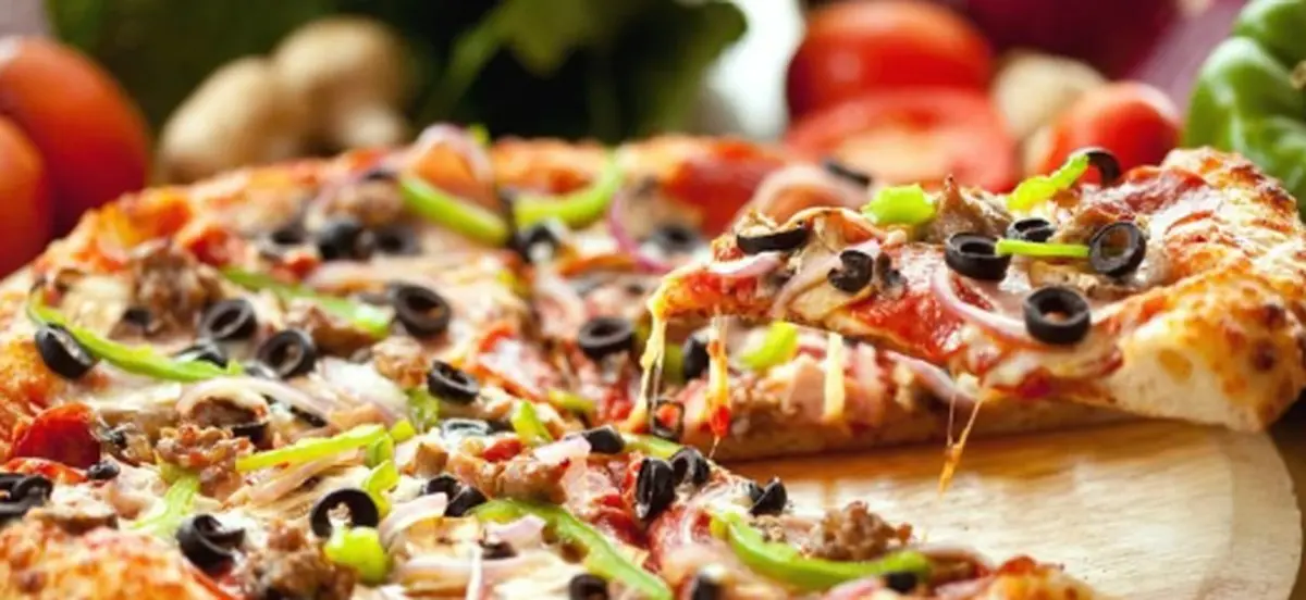 از پیتزاهای ساده و تکراری خسته شدی؟ | طرز تهیه پیتزا مرغ و قارچ+ویدئو
