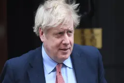 بوریس روی تخت بیمارستان
