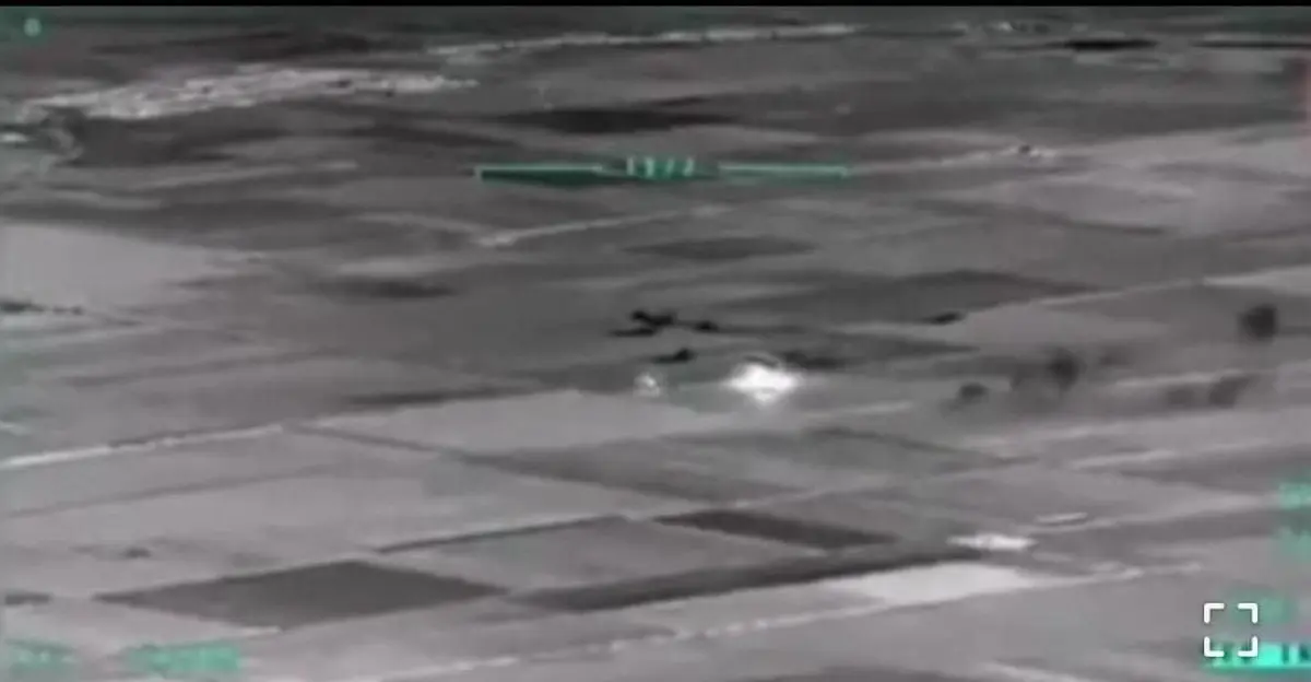 پهپادی برای هدایت توپخانه‌ی اوکراین، جهت هدف قراردادن یک کاروان نظامی روسی+ویدئو