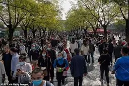 خوشگذرانی صدها میلیون چینی در اولین تعطیلات بزرگ پس از شیوع کرونا و قرنطینه