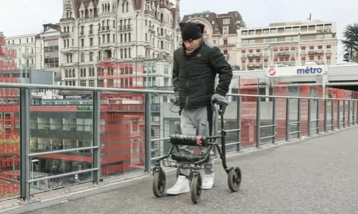 برای اولین بار مردی با نخاع قطع‌شده توانست راه برود!ویدئو