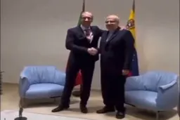 وزیر نفت ونزوئلا خطاب به اوجی که شعار مرگ بر آمریکا داد: «این را نگو»! + ویدیو
