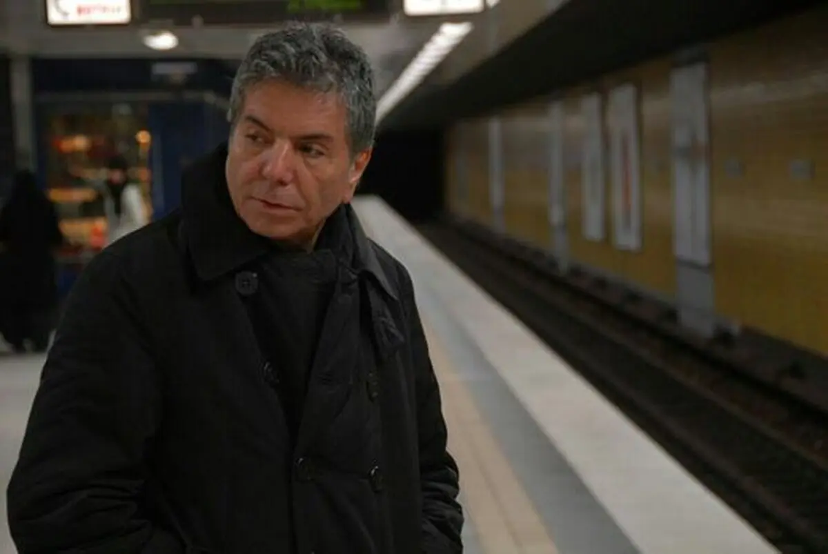 تئاتر آزاد و تئاتر عامه پسند را تنها یک ابتذال دانست 
