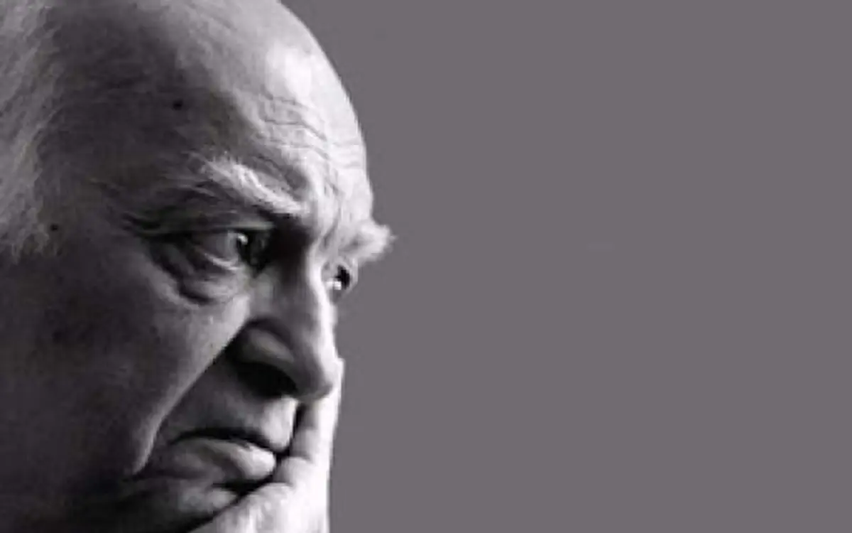 نجف دریابندری،  فرهیخته ی خودساختۀ