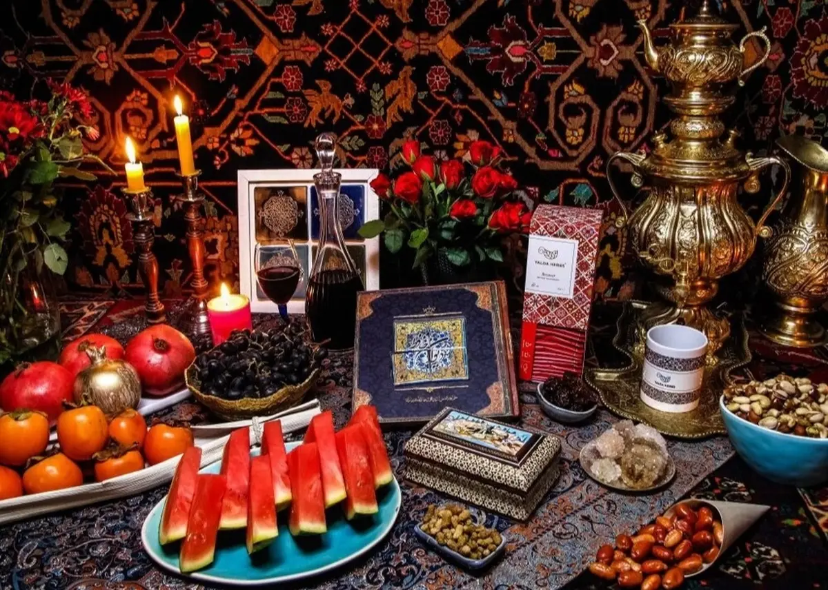 آداب و رسوم شب یلدا | شب یلدا چه دعاهایی بخوانیم و چه کار کنیم؟