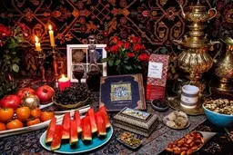 آداب و رسوم شب یلدا | شب یلدا چه دعاهایی بخوانیم و چه کار کنیم؟