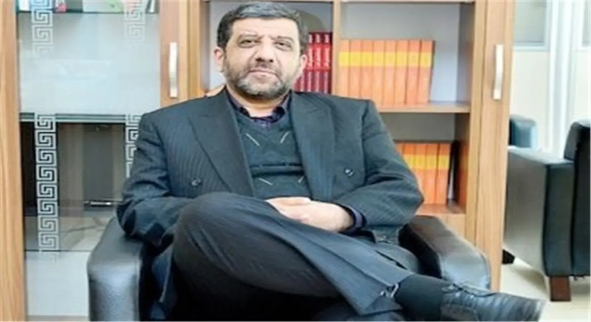 انتقاد ضرغامی از روحانی| ضرغامی: با دمپایی نمی‌شود زیر میز زد!