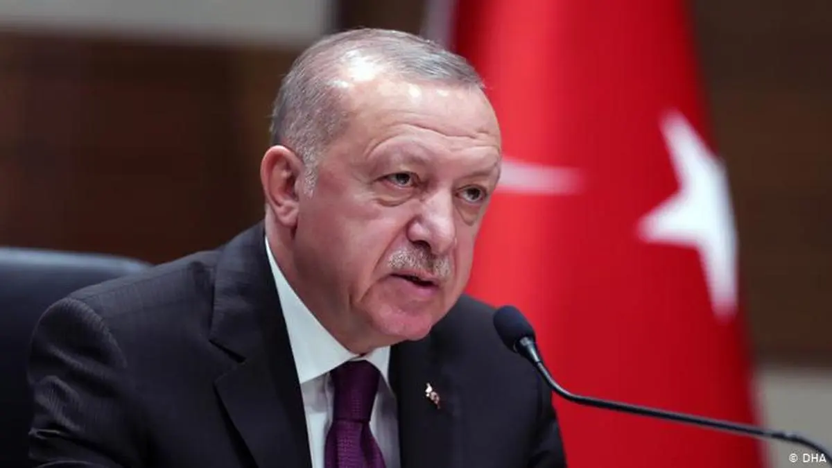 ترکیه برای مقابله با کرونا خروج جوانان زیر ۲۰ سال از خانه را ممنوع کرد. 