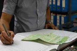 کمیسیون اصل نود مجلس: ثبت سند خودرو در دفاتر اسناد رسمی ضرورتی ندارد