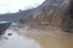 محور هراز بازگشایی شد/ ترافیک سنگین راه‌ها