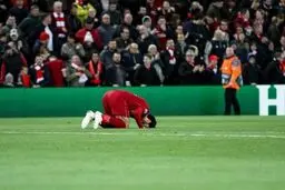  فوتبال | هوادار وستهم به دلیل توهین نژادپرستانه به صلاح سه سال محروم شد