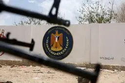 درگیری مسلحانه در عدن| آتش گرفتن خودروها و تلفات انسانی