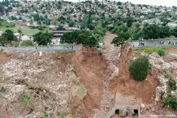 ۳۴۰ نفر تلفات سیل در آفریقای جنوبی تاکنون