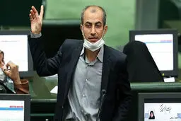 سوپر انقلابی ها باید پاسخگوی شرایط کشور باشند؛ اما با کمال پررویی چماق حذف و تهمت به دست گرفته اند!